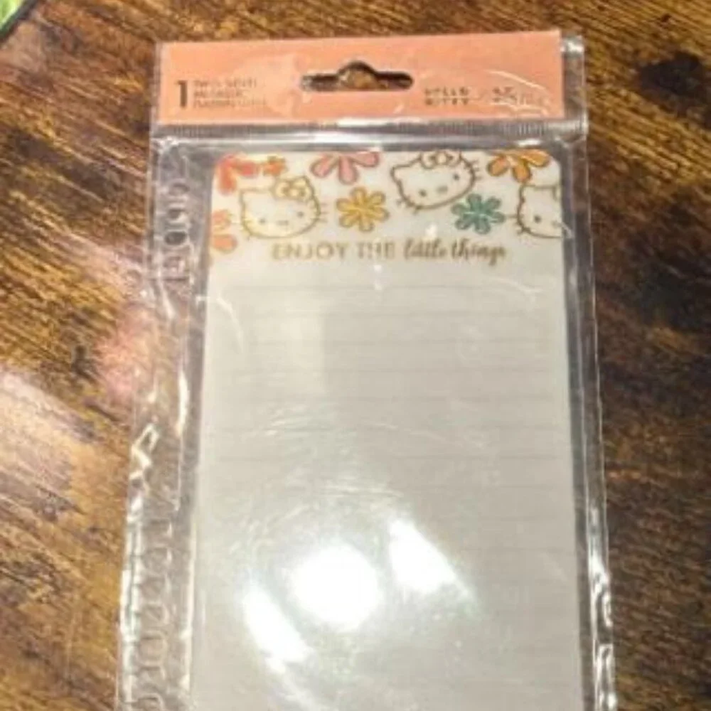 Erin Condren A5 Snap in Weekly schedule dashboard HELLO KITTY - NEW